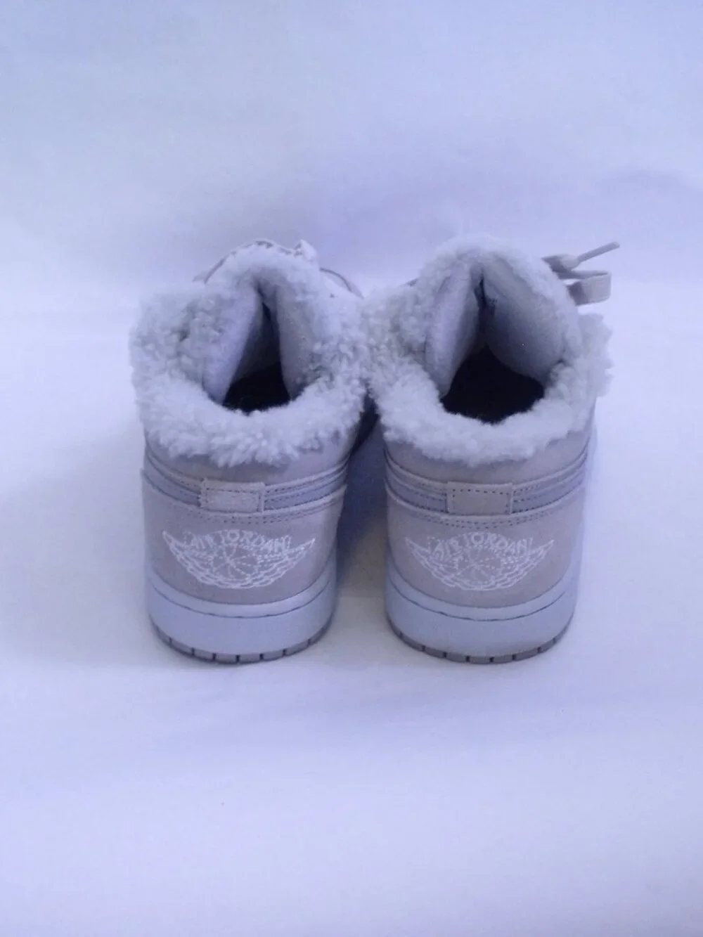 Air Jordan 1 Low SE Sherpa Fleece Gray Sneakers